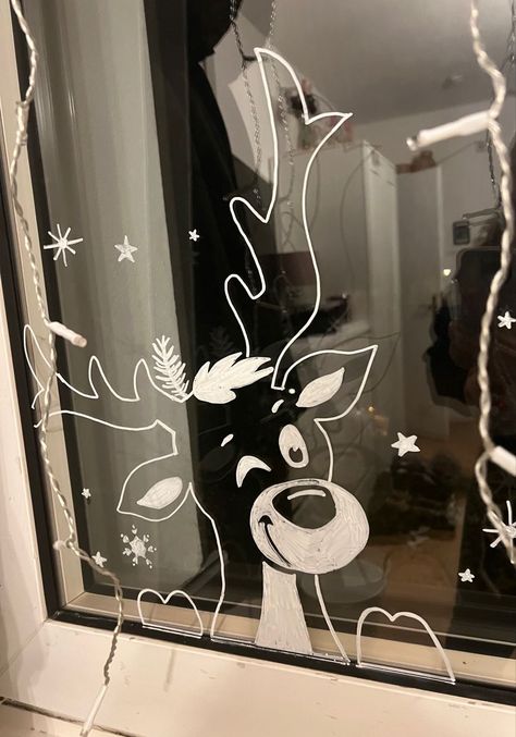 Drawing On Windows Christmas, Halloween Window Decorations, Christmas Window Painting, Christmas Decorations Centerpiece, Window Drawing, Fun Fall Crafts, Christmas Window Display, Winter Window, Chalkboard Designs