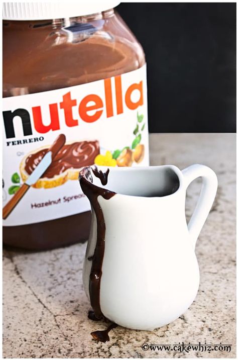 This Nutella syrup recipe is drool-worthy! It's perfect for pouring over pancakes and waffles. Very easy to make with just 2 ingredients. Nutella Syrup, Nutella Sauce, 3 Ingredient Nutella Brownies, Dessert List, How To Make Nutella, Syrup Cake, Nutella Desserts, Hot Chocolate Gifts, Nutella Brownies