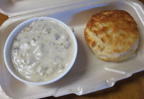 For those who love fast foods, Hardees gravy recipe is one of people’s favorite recipes. Many people want to create their own version of Hardees recipes at ho Hardees Biscuit And Gravy Recipe, Hardees Gravy Recipe, Mild Sauce Recipe, Hardees Biscuit Recipe, King Cake Recipe, Sausage Gravy Recipe, Dressing Recipes Cornbread, Carl's Jr, Buttermilk Recipes