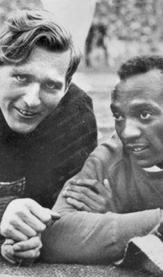 Jesse Owens and Luz Long: an “impossible” friendship in the name of sport Jessie Owens, 1936 Olympics, People With Blue Eyes, Berlin Olympics, Jesse Owens, Long Jump, Rafa Nadal, William Blake, The Ohio State University