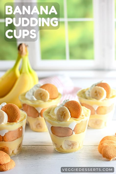 Rows of banana pudding cups on a table. Vanilla Wafer Dessert, Mini Banana Pudding, Vanilla Pudding Desserts, Vanilla Wafer Banana Pudding, Banana Pudding Cups, Nilla Wafer Banana Pudding, Classic Banana Pudding, Pudding Cup Recipes, Banana Pudding Desserts