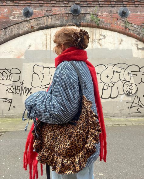 All about matching my scrunchie to my bag these days 🫶🏼🫶🏼🫶🏼 #damsonmadder #slowfashion #sustainablefashion #scandifashion Scrunchies Bag, Scrunchie Bag, Crossbody Bag Outfit, Scandi Fashion, University Style, Magic Women, Winter Attire, Scandinavian Fashion, In My Bag