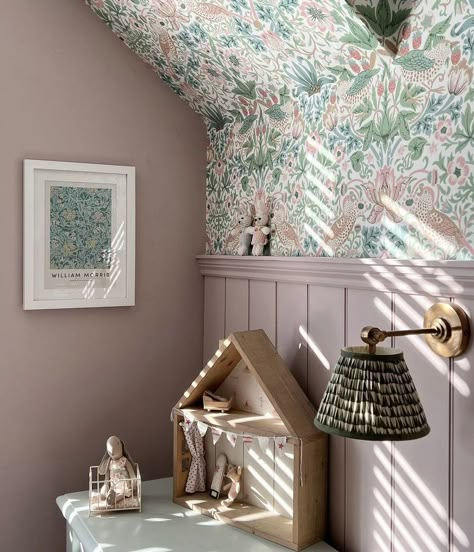 Colour Combination For Bedroom Walls, Colour Combination For Bedroom, Colors For Bedrooms, Girls Bedroom Wallpaper, Whimsical Bedroom, Kids Rooms Inspo, Toddler Bedroom Girl, Bedroom Color Combination, Morris Print