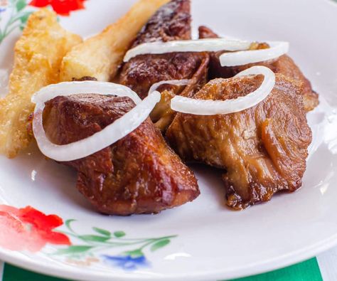 Masas de Cerdo Frita (Masitas de Puerco) - Chef's Pencil Carne Adobada, Cuban Pork, Sticky Pork, Cuban Dishes, Cuban Cuisine, Pork Belly Recipes, Pork Meat, Food Stands, Cuban Recipes