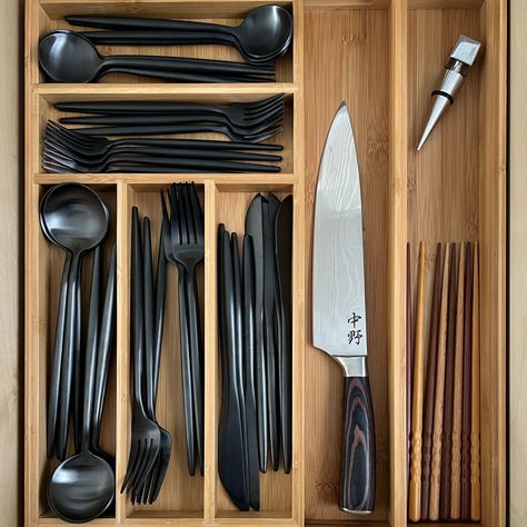 Black Silverware Set, Black Kitchen Essentials, Matte Black Utensils, Black Utensils Kitchen, Black Silverware Aesthetic, Black Matte Silverware, Matte Black Cutlery, Black Kitchen Utensils Aesthetic, Kitchen Dish Set