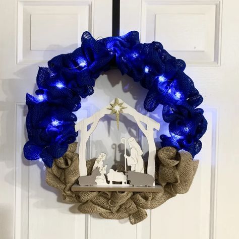 Diy Christmas Nativity, Diy Nativity Scene, Mason Jar Christmas Decorations, Nativity Wreath, Valentine Wreath Diy, Burlap Wreath Tutorial, Christmas Manger, Diy Nativity, Christ Centered Christmas