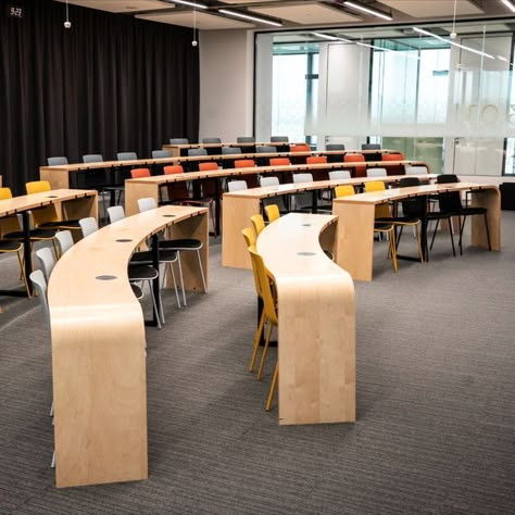 University Classroom Design, Tehran University, Library Furniture Design, University Classroom, University Interior Design, Studio Room Design, Education Design Interior, College Furniture, Open Office Design