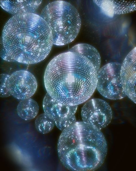 Aesthetic Disco Ball, Disco Background, Disco Aesthetic, Disco Birthday Party, Ball Aesthetic, Disco Glam, Disco Night, Vintage Disco, Italo Disco