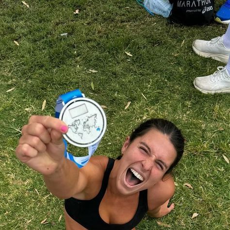 anna archer on Instagram: "6 gels and 8 jelly beans later  I RAN MY FASTEST MARATHON!!! SUB 4 HRS BABY💖  3:59:10 official time😆  i had such an amazing time. the course was so enjoyable and i loved the entire race. running beside my partner was the best thing ever!! it was his FIRST marathon and he absolutely smashed it. it was my first marathon race running with someone the entire time and honestly it was so motivating. we remained positive throughout the entire race. this will be the first of many!⭐️  my previous PB = 4:23:28 paris marathon (7th april 2024)  so that’s 24 mins off my PB in 5 months🥹  also this is my FOURTH marathon i’ve done!!!😭😆  this race has inspired me so much 💛✨🏃🏻‍♀️so excited to continue to take you guys along this journey xxx  i used the 16 week marathon tra Half Marathon Inspiration, Anna Archer, Marathon Running Motivation, Paris Marathon, Marathon Pictures, 10k Race, Marathon Prep, Run Marathon, Race Running