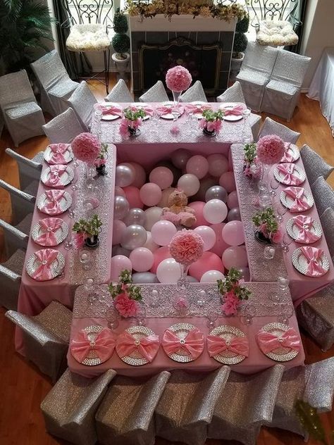 Pink Balloon Dinner Setting/ possibly change to blue if need be I just like the idea of the table decor and balloons in the middle Gabby Party, Mummy Birthday, Balloons Galore, Balloon Ideas, Baby Shower Decorations For Boys, Anniversary Ideas, Shower Themes, Table Set Up