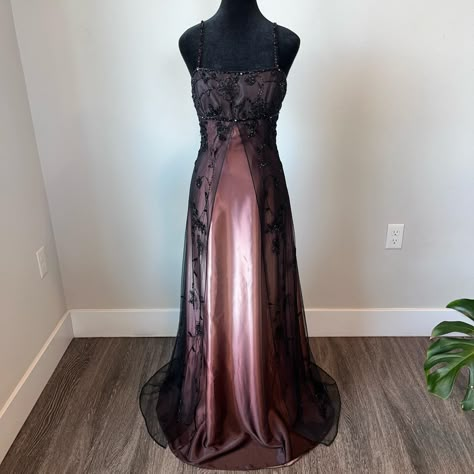 Pink And Brown Prom Dress, Pink And Brown Dress Outfit, Draculaura Prom Dress, Black Fairy Prom Dress, Pink 90s Prom Dress, Pink Vintage Prom Dress, Red Vintage Prom Dress, Pink Goth Dress, Mascarade Prom Dress