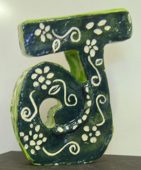 Ceramic Letters Ideas, Letter Sculpture, Ceramic Letters, High School Ceramics, Slab Ceramics, Journal Therapy, Middle School Art Projects, Art Assignments, Cardboard Sculpture