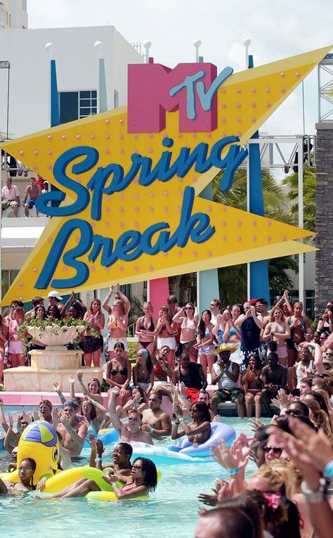 Break Wallpaper, Mtv Spring Break, Spring Break Outfits Beach, Spring Break Quotes, Spring Break Pictures, Spring Break Party, Spring Break College, 2000s Party, Spring Break Destinations