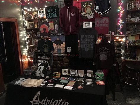 A good merch display: Wild Adriatic Band Merch Display, Merch Display Ideas, Band Merch Ideas, Merch Display, Merch Ideas, Trendy Bracelets, Bracelet Display, Band Stuff, Band Merchandise