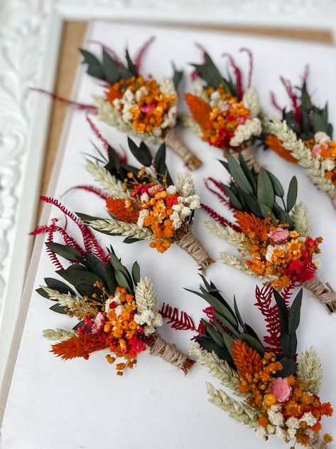 Boutonniere Eucalyptus, Dried Flower Boutonniere, Groom Buttonholes, Groomsmen Accessories, Flower Boutonniere, Button Holes Wedding, Dried Flowers Wedding, Wedding Themes Fall, Rustic Theme