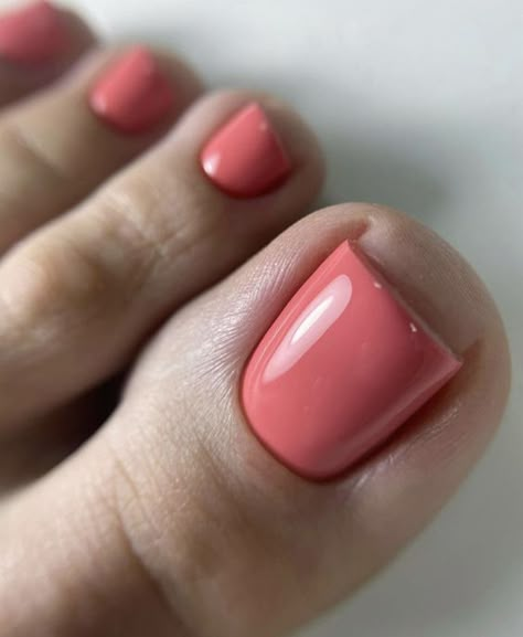 Peach Toe Nails Designs, Pedicure Ideas Summer Beach, Coral Pedicure, Spring Pedicure Colors, Coral Toe Nails, Nail Paint Colors, Coral Toes, Toenail Polish Designs, Pink Pedicure