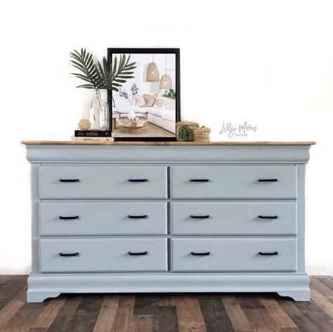 Dixie Belle Paint Company on Instagram: “Calm and soothing in blue, this piece was painted with Savannah Mist! This piece is stunning and perfect for any home! Have you ever…” Circle Furniture, Blue Painted Furniture, Blue Dresser, Grey Dresser, Dixie Belle Paint Company, Decoupage Napkins, Paint Companies, Furniture Paint, Painted Dresser