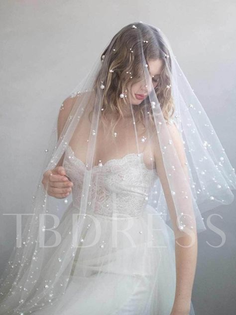 Cut Edge One-Layer Pearl Wedding Veil 2019 Pearl Eyeliner, Long Lace Veil, Wedding Veil Styles, Romantic Veil, Unique Veil, Beaded Wedding Veils, Simple Veil, Fingertip Wedding Veils, Ivory Wedding Veils