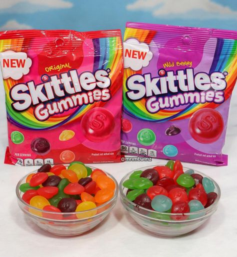 Skittles Logo, Fresh Bar, Toddler Birthday Gifts, Junk Food Snacks, Food Snacks, Food Drinks Dessert, Toddler Birthday, Candy Bowl, Sugar Cravings