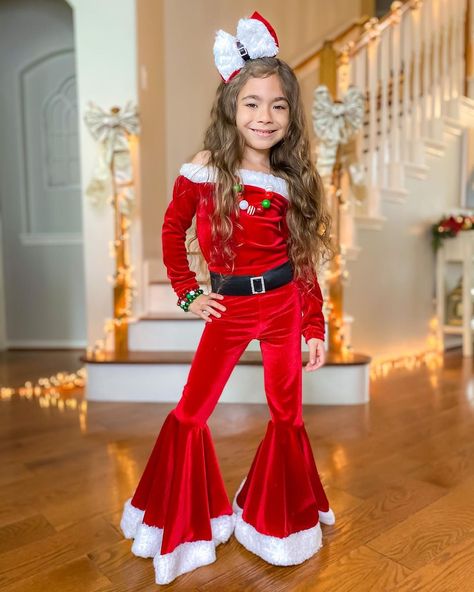 Anthony & Juliette on Instagram: “Dear Santa, I’ve been good all year no matter what the evidence might suggest...😉🥰 #santaoutfit #christmas #kidsstyle #kidsootd Disney Christmas Outfits, Boutique Wholesale, Santa Outfit, Kids Christmas Outfits, Kids Ootd, Sweaters Women, Women Hoodies, Clothing Wholesale, Women Sweaters