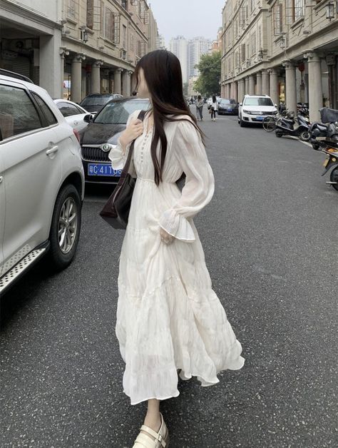 Pretty White Dresses Long, Cute Korean Long Dresses, Aesthetic Long Dress Casual, Korean Long Dress Outfit, Long Simple Dress Casual, Long Korean Dress, Dress Korean Style Hijab, Cute Korean Dresses, Korean Long Dress