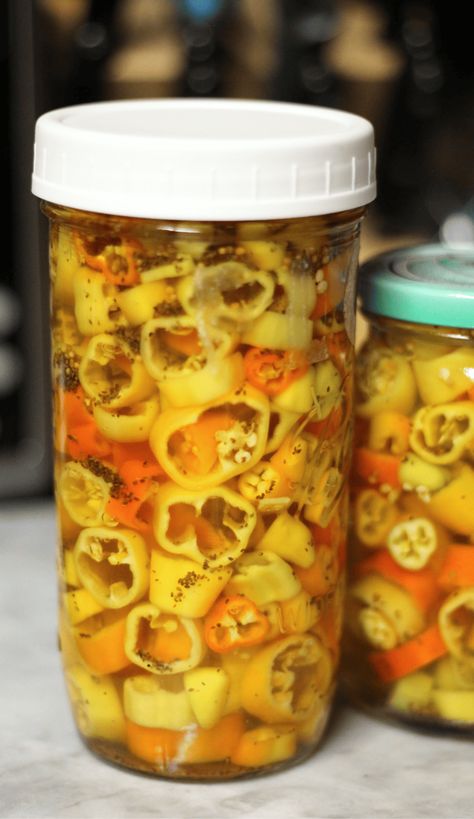 Peppers In Oil, Easy Pickled Banana Peppers Recipe, Best Pickled Banana Peppers Recipe, Pickled Wax Peppers, Pickled Sweet Banana Pepper Recipes, Banana Pepper Pickled Eggs, Quick Pickled Banana Peppers, Fermenting Banana Peppers, Hungarian Wax Peppers Pickled