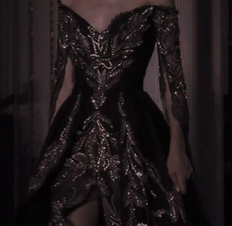 Black Dresses Aesthetic Royal, Dark Fantasy Clothing Aesthetic, Black Royalty Dress, Dark Royalty Aesthetic Dress, Dark Royalty Dress, Acotar Inspired Dresses, Dark Royalty Aesthetic Princess Dress, Dark Fairytale Dress, Ball Gowns Fantasy Princess