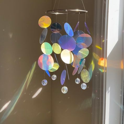 Suncatcher Diy, Northern Lights Painting, Diy Lampe, My Universe, Rainbow Maker, Crystal Suncatchers, Crafts Ideas, Sun Catcher, Aesthetic Room