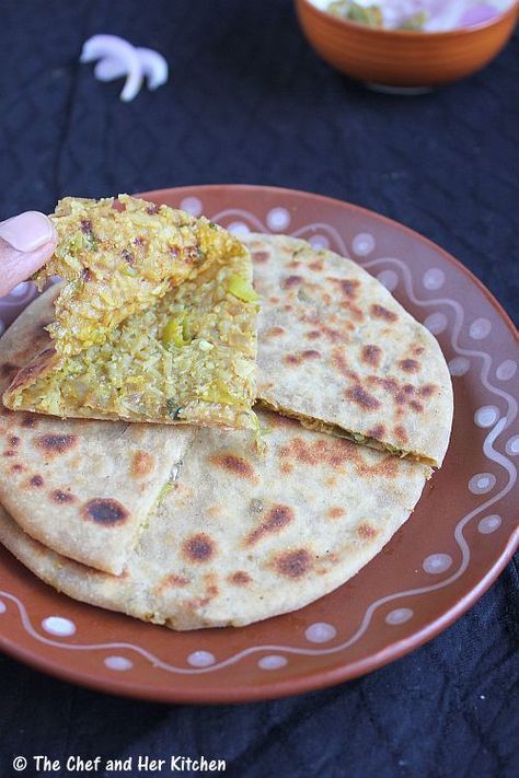 Gobi Paratha Recipes, Gobi Paratha, Aam Ka Achar, Stuffed Paratha, Paratha Recipe, Paratha Recipes, Indian Style, A Bowl, Food Lover