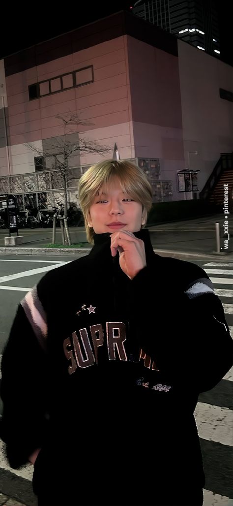 #StrayKids #Seungmin #Wallpaper & #Lockscreen #Waxie dont repost/crop wm! Seungmin Phone Wallpaper, Seungmin Dark Wallpaper, Seungmin Hd Pics, Seungmin Wallpaper Cute, Cover Me Skz, Seungmin Bf Material, Seungmin Braces, Skz Seungmin Wallpaper, Seungmin Wallpaper Aesthetic