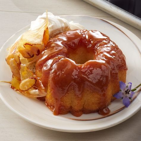 Toffee Bundt Cake, Toffee Cake Recipe, Bundy Cake, Toffee Cake, Mini Bundt, Mini Bundt Cakes, Butter Toffee, Leftover Cake, Toffee Bits