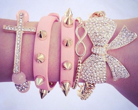 Tumblr_mkqlnurgv31r763uso1_500_large Tout Rose, Arm Accessories, Bow Bracelet, Pink Bling, Accessories Fashion, Pink Bracelet, Love Bracelets, Arm Candy, Accessories Jewelry