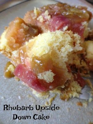 Rhubarb Upside Down Cake Easy Rhubarb Recipes, Rhubarb Desserts Recipes, Rhubarb Cake Recipes, Rhubarb Upside Down Cake, Cranberry Upside Down Cake, Rhubarb Recipes Pie, Easy Bar Recipes, Rhubarb Desserts, Rhubarb Cake