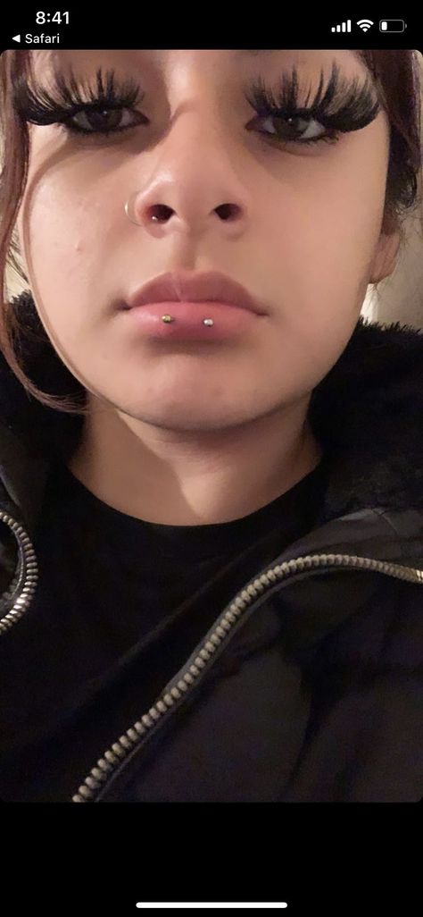 Piercing Spots, Dolphin Bites, Piercings Men, Middle Lip Piercing, Double Belly Piercing, Lip Piercing Stud, Lip Piercing Labret, Piercings Nose, Lip Piercing Ring