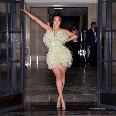 ℒᎯ ℒᎯ (@lala) • Instagram photos and videos Feather Dress Black, Met Gala After Party, Black Feather Dress, Lala Anthony, Party Photo, Feather Dress, Birthday Dress, After Party, Birthday Dresses