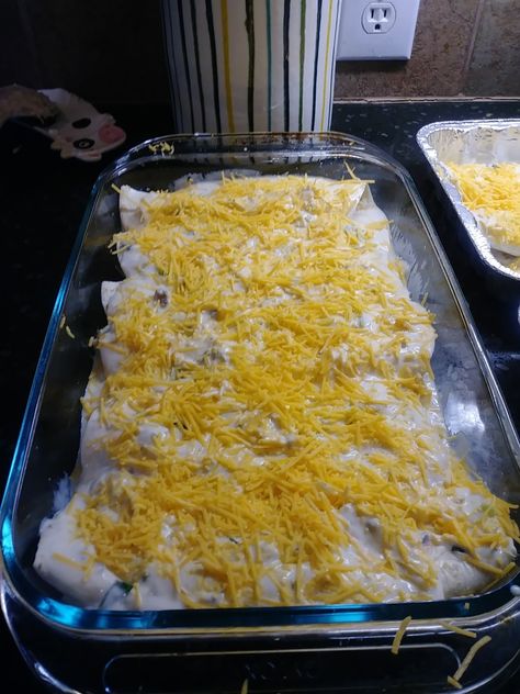 Mexican Food Chicken, Chicken Enchiladas Freezer Meal, Frozen Enchiladas, Freezing Chicken, Freeze Ahead Meals, Freezer Cooking Recipes, Enchilada Ingredients, Freezer Dinners, Freezable Meals