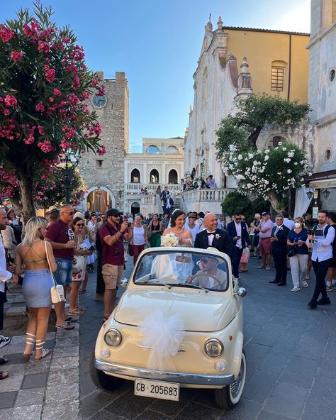 Taormina Sicily Wedding, South Italy Wedding, Sicily Italy Wedding, Taormina Wedding, Italy Wedding Aesthetic, Sicily Italy Aesthetic, Wedding Sicily, Sicily Taormina, Wedding In Sicily