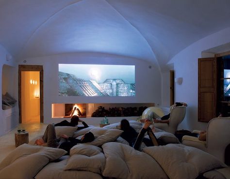 Epic movie room.  I love the huge pile of pillows, but I would have a bunch of different shapes and sizes. Sala Cinema, Sleepover Room, Home Theater Rooms, Theatre Room, Theater Room, Cinema Room, Home Cinema, Movie Room, Pillow Room