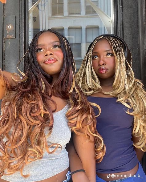 Dark And Light Brown Braids, 3b Braided Hairstyles, Brown French Curl Braids, Braid Reference, Blonde French Curl Braids, Box Braids Hair Styles, Wavy Braids, Hot Hairstyles, Blonde Box Braids