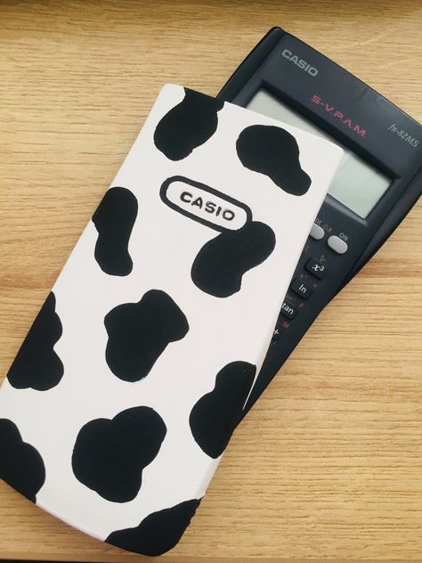 Cow Things Aesthetic, Calculator Painting Ideas Easy, Cow Print Diy, Calculator Painting Ideas, Painted Calculator, Calculator Painting, Calculator Design, Paint Calculator, Astuces Diy