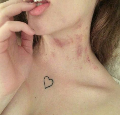 Hickey Girls, Hickies Neck, Grunge Couple, Scene Girl, Cute Couple Art, The Perfect Guy, Foto Ideas Instagram, Alternative Girls, Pretty Eyes