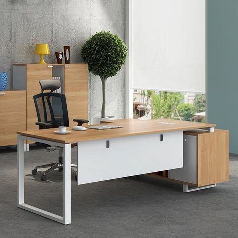 Office table with side table Modern Desk Ideas, Doctor Table, Executive Office Design, Fancy Office, Office Idea, New Bathroom Designs, Wood Office Desk, Executive Home Office, Office Table Design