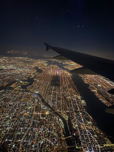 #nyc #plane #airplane #travel #night #nightlife First Class Flight Aesthetic Night, Airplane At Night Aesthetic, Nyc Plane View, Ny Night Aesthetic, New York Plane View, Plane Over City, Night Plane Aesthetic, Nyc Night Out, Airplane New York