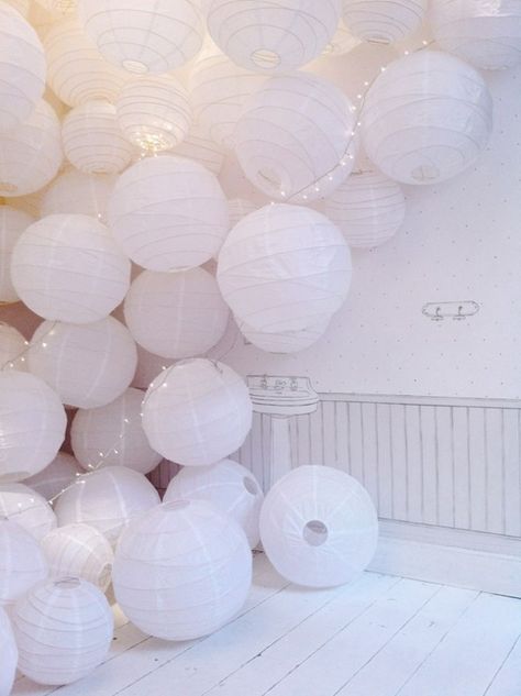 ScarfLove White Paper Lanterns, Paper Lanterns Wedding, Paper Lantern Decor, Round Paper Lanterns, Paper Lampshade, Wedding Lanterns, White Party, Lighting Inspiration, Shades Of White