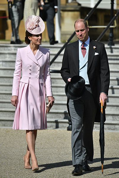 Kate Middleton makes surprise appearance at the Queen's garden party | HELLO! Buckingham Palace Garden Party, Royal Garden Party, Buckingham Palace Gardens, William And Catherine, Pastel Outfits, Düşes Kate, William E Kate, Prins William, Prince And Princess Of Wales