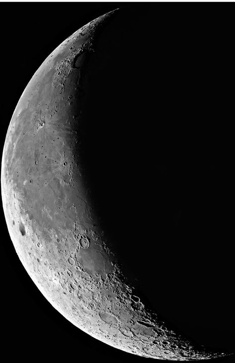 WANING CRESCENT, Dark Moon, or Balsamic Moon is waning (decreasing in light) and 75% to 0% illuminated. This phase begins the 10th or 11th day after Full Moon, and continues until New Moon. It is about 3.5 days until New Moon (at the beginning of this phase). This is the last in the 8 phases of the Lunar month. Waning Crescent, Backgrounds Laptop, Waning Moon, Crescent Moon Tattoo, Oneplus Wallpapers, Moon Lover, Venus And Mars, Planets And Moons, Moon Images