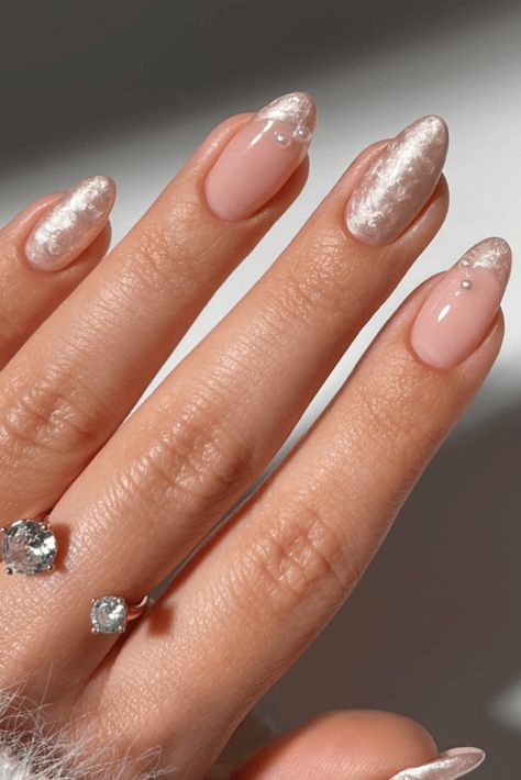 Pearl Nails For Wedding, Minimalist Pearl Nails, Frosty Pearl Nails, Christmas Pearl Nails, Pearl Nails With Design, Nail Pearl Design, Pearl Christmas Nails, Simple Diamond Nails, Bridal Nails Pearl