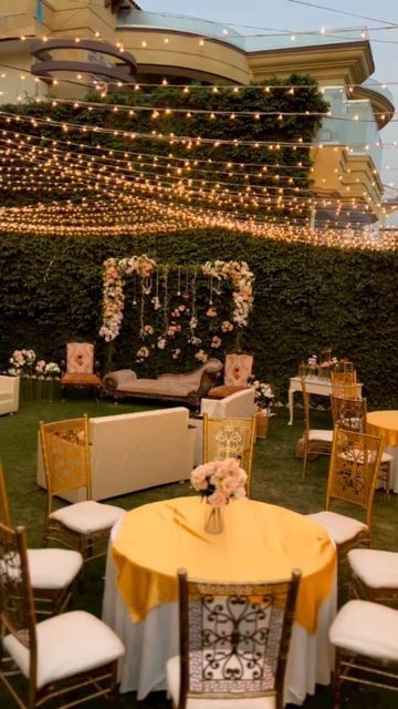 WedDecor on Instagram: "Cozy intimate dinner scenes be so pretty ✨🤎. Bookmark this right away for some major decor goals. . . Decor @occasionsbyarbabghanikhan Originally Featured on @weddecor.in . . . Follow us for more decor inspiration for your dream wedding.First premium page for all your decor fantasies. Tag us @weddecor.in to get featured. Email your original work at 💌 weddecorindia@gmail.com #weddecor #intimatemehndi #intimateweddings #haldidecor #mehndidecor #fun #calmingdecor #beaut Mehendi Decor Ideas, Mehendi Decor, Engagement Events, Desi Wedding Decor, Intimate Dinner, Mehndi Decor, Wedding Decor Style, Engagement Party Decorations, Desi Wedding