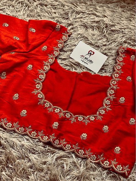 Simple Wedding Blouse Designs, Simple Aari Work Blouse Design, Simple Aari Work Blouse, Zardosi Work Blouse, Maggam Designs, Blouse Maggam Work, Blouse Designs High Neck, Maggam Work Blouse, Blouse Designs Catalogue