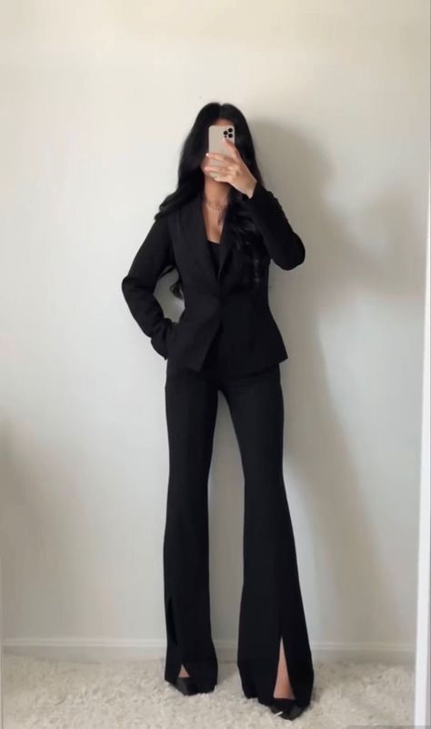 Mun Outfits Modest, Concert Black Outfit Choir, Cooperate Wears Ideas For Ladies, Corporate Girlie Aesthetic, All Black Suit Women, Model United Nations Outfit, Court Outfit Women, Black Formal Outfit, Black Suit For Women